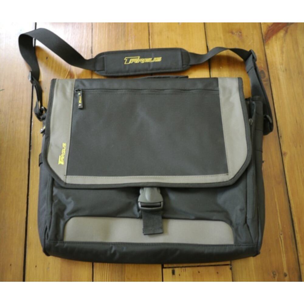TARGUS Black Gray Nylon Rubber Padded Laptop Briefcase Messenger Shoulder Bag